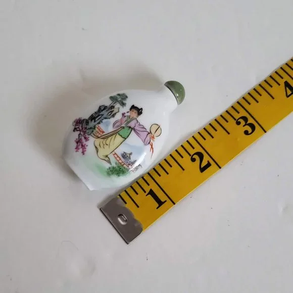 Collectible Chinese SNUFF BOTTLE Hand Painted Porcelain Small Miniature - Picture 7 of 8